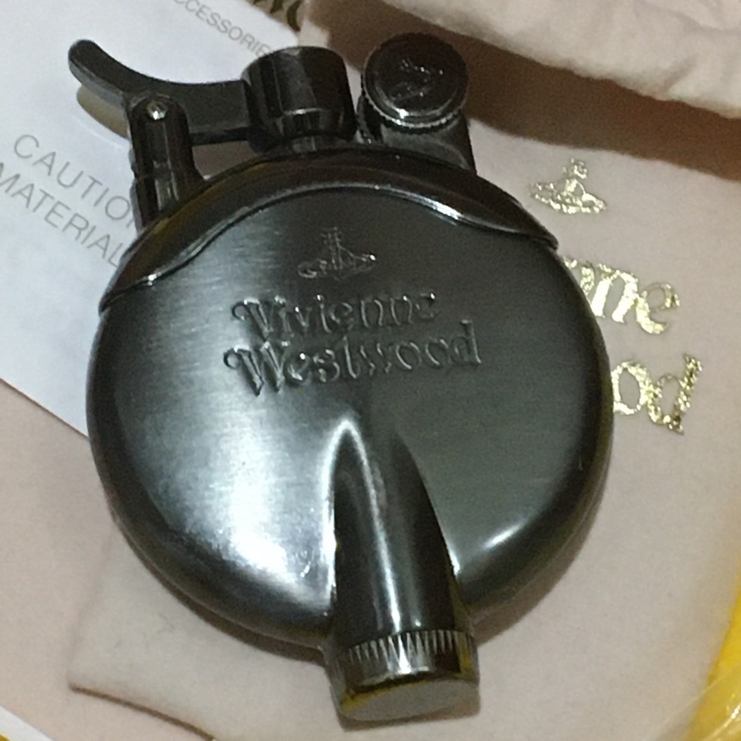 Vivienne Westwood(ヴィヴィアンウエストウッド)のVIVIENNE WESTWOOD ヴィヴィアン オーブ 丸型オイルライター  メンズのファッション小物(タバコグッズ)の商品写真