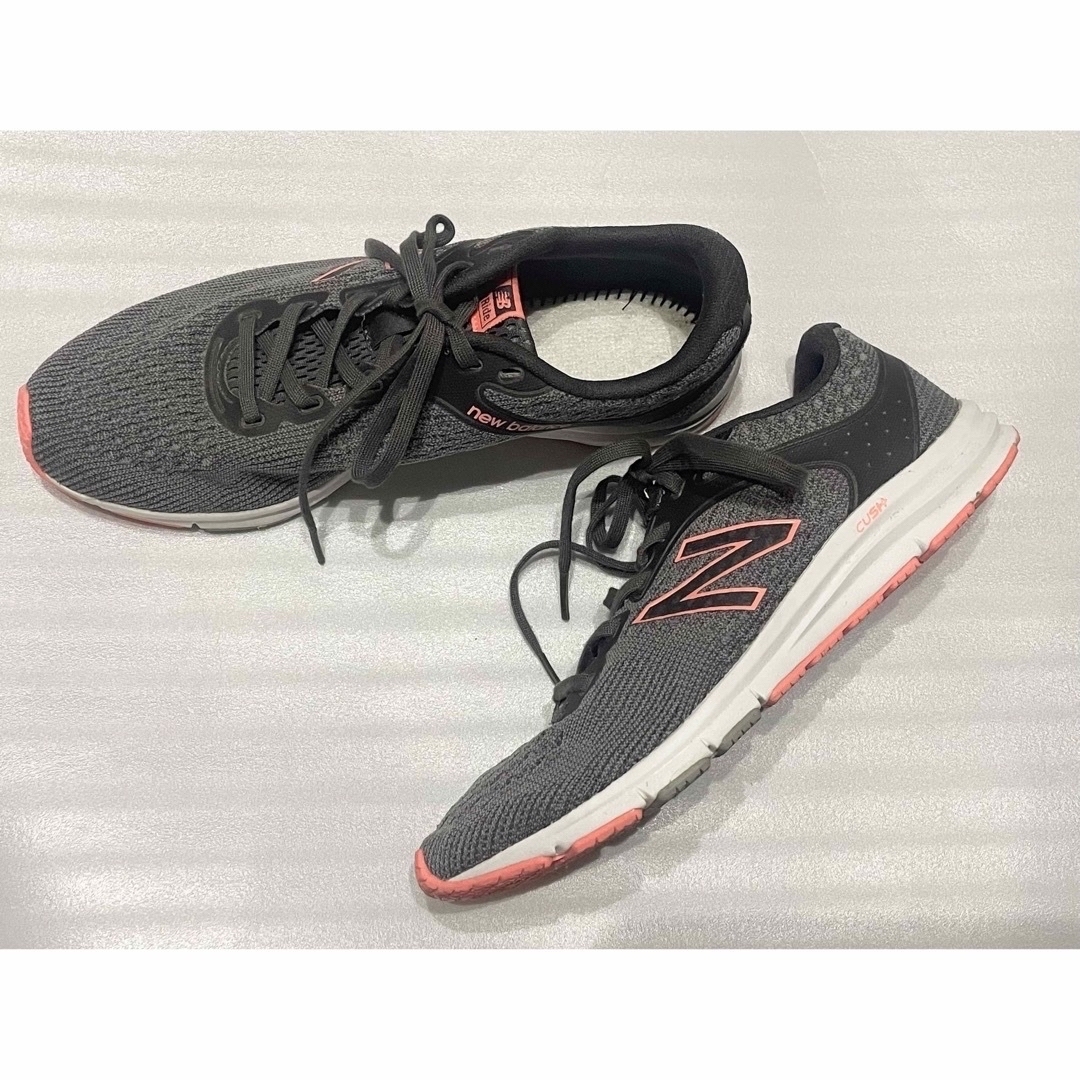 New Balance(ニューバランス)のNew Balance（ニューバランス）W635 v2  スニーカー　24,5㎝ スポーツ/アウトドアのランニング(シューズ)の商品写真