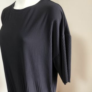 ザラ(ZARA)の【希少】ZARAザラ 半袖 カットソー プリーツスリーブ ブラック　 USA　L(Tシャツ(半袖/袖なし))