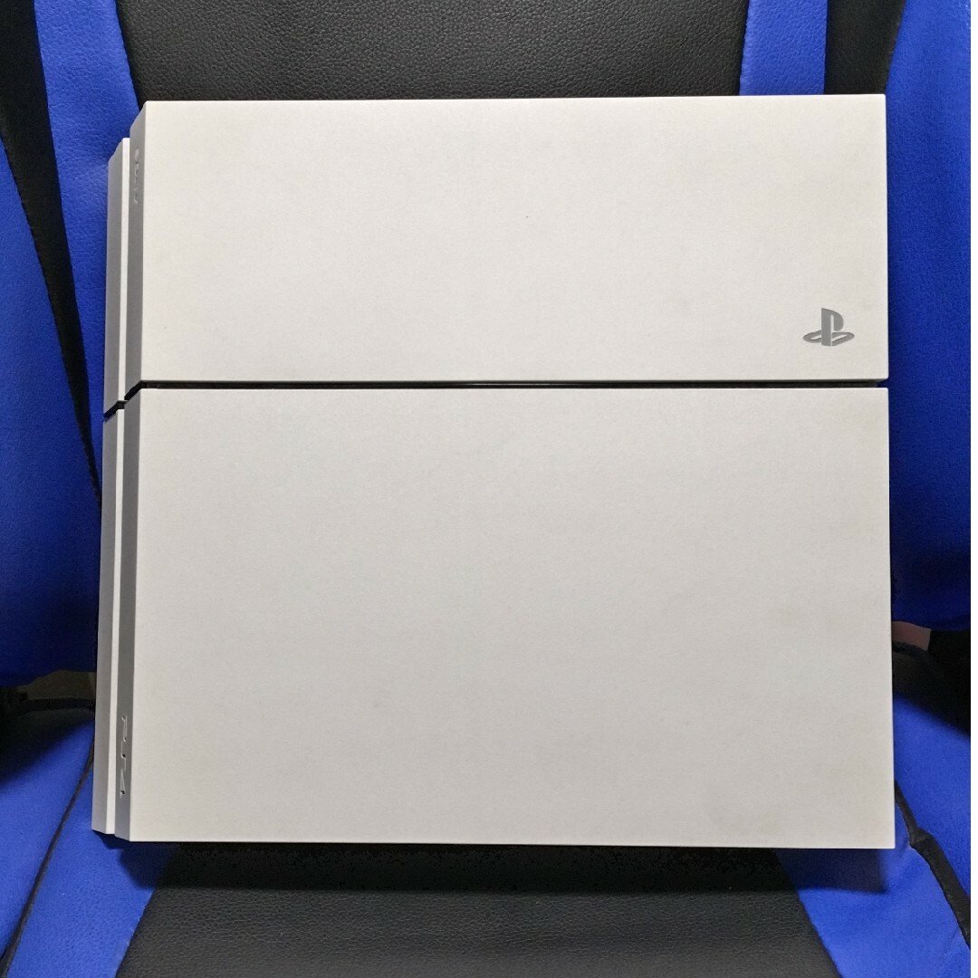 PlayStation4(プレイステーション4)の中古PS4 CUH-1200AB02　HDD500GB エンタメ/ホビーのゲームソフト/ゲーム機本体(家庭用ゲーム機本体)の商品写真