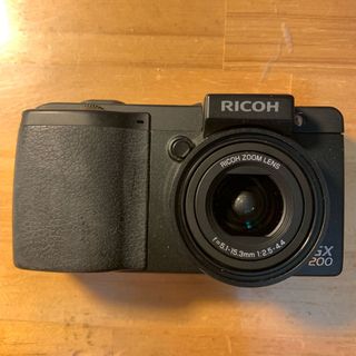 リコー(RICOH)の【値下げ】デジカメ　リコーRICO GX200(コンパクトデジタルカメラ)