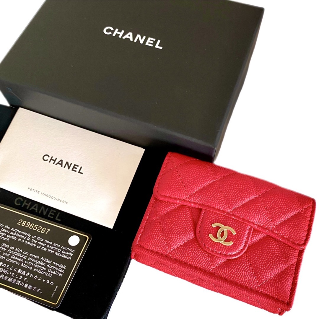 【CHANEL】クラシック スモール　フラップウォレットレッド キャビア 赤