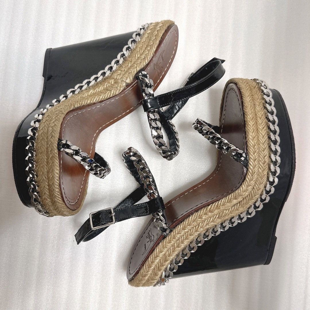 Christian Louboutin(クリスチャンルブタン)のクリスチャンルブタン　ウェッジソールサンダル　チェーン　ストラップ　パンプス　靴 レディースの靴/シューズ(サンダル)の商品写真