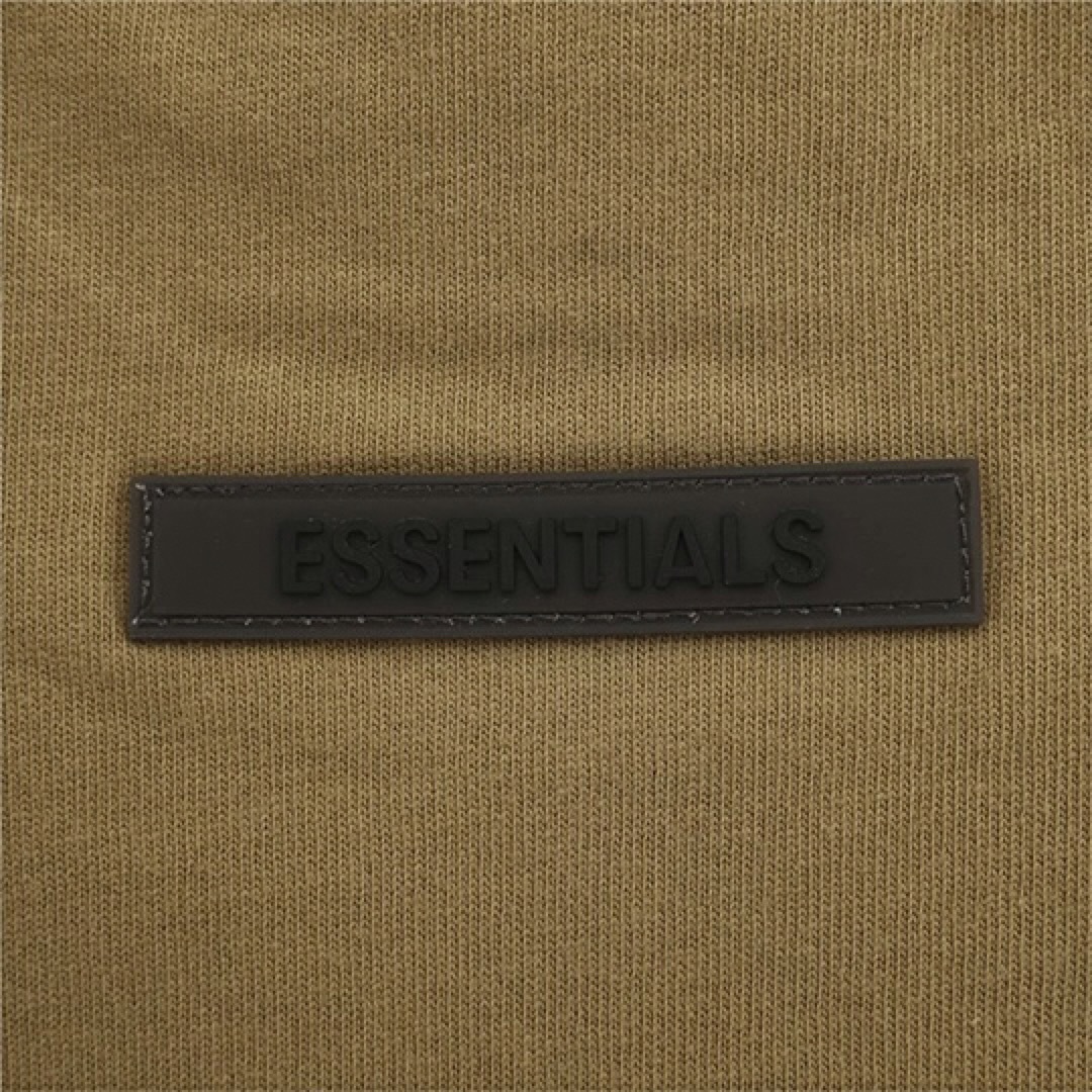 FEAR OF GOD(フィアオブゴッド)の新品 FOG ESSENTIALS S Tシャツ アンバー 21AW メンズのトップス(Tシャツ/カットソー(半袖/袖なし))の商品写真