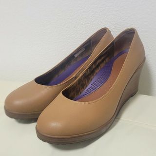 クロックス(crocs)の即日発送可能★クロックス パンプス W8 24cm～24.5cmの方に(ハイヒール/パンプス)