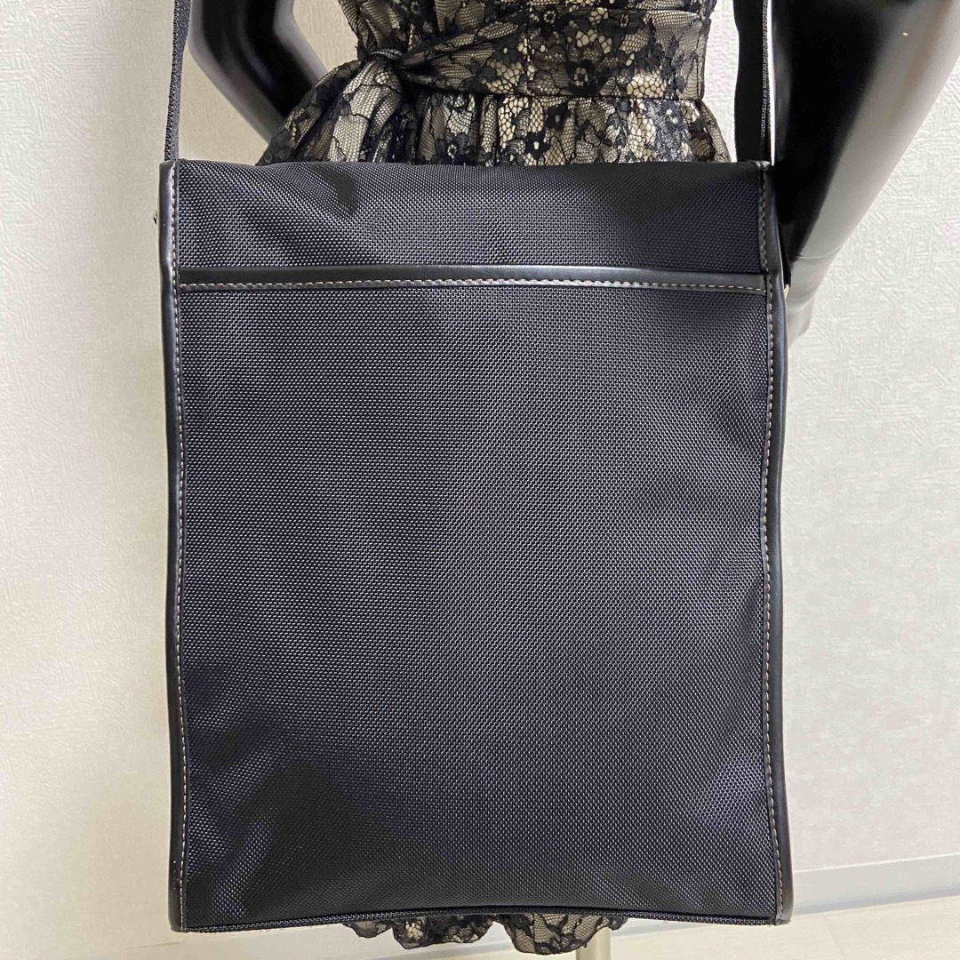 ★美品★Courregesクレージュ ビジネスバッグショルダーバッグ 収納抜群
