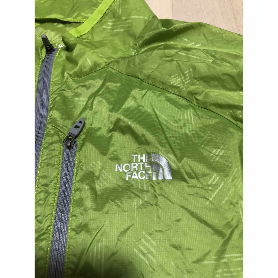 THE NORTH FACE(ザノースフェイス)の新品未使用ノースフェイス 運動　薄い　春　夏　秋　グリーン　スポーツ　ジャケット メンズのジャケット/アウター(ナイロンジャケット)の商品写真