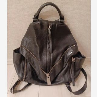 DIESEL - 洗練されたデザイン DIESEL リュック X08736 P4635 H0535の