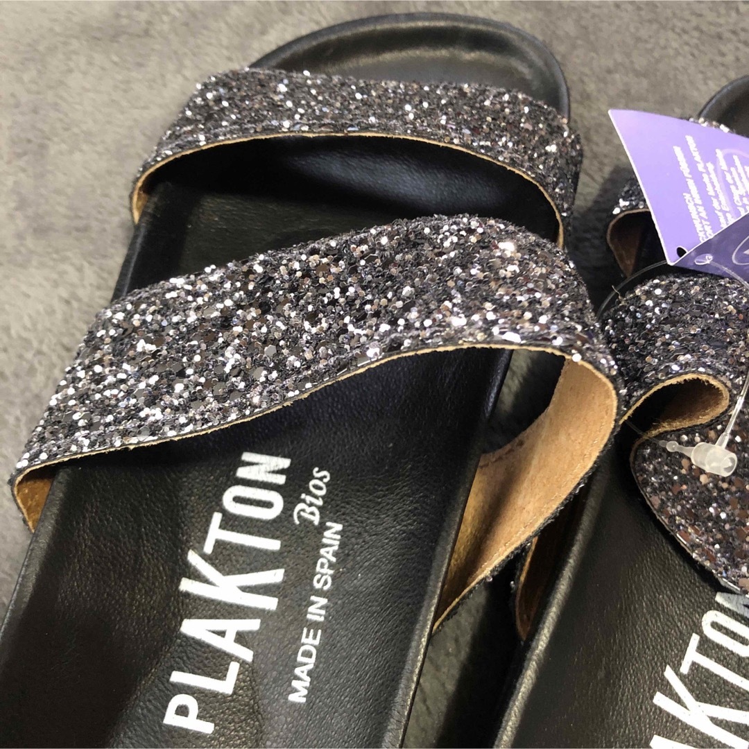 PLAKTON(プラクトン)のはくちゃん様専用　新品プラクトン　ラメ付き　コンフォートサンダル　ブラック レディースの靴/シューズ(サンダル)の商品写真