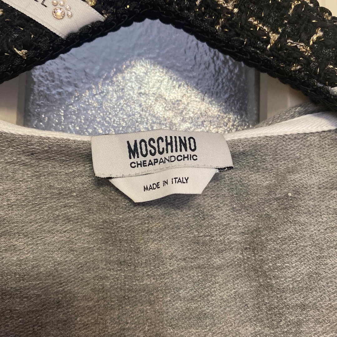 MOSCHINO(モスキーノ)のモスキーノ　半袖フード付き　トップス レディースのトップス(Tシャツ(半袖/袖なし))の商品写真