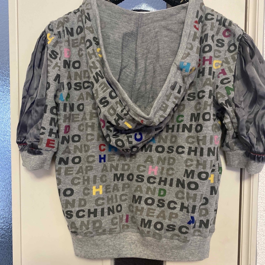 MOSCHINO(モスキーノ)のモスキーノ　半袖フード付き　トップス レディースのトップス(Tシャツ(半袖/袖なし))の商品写真