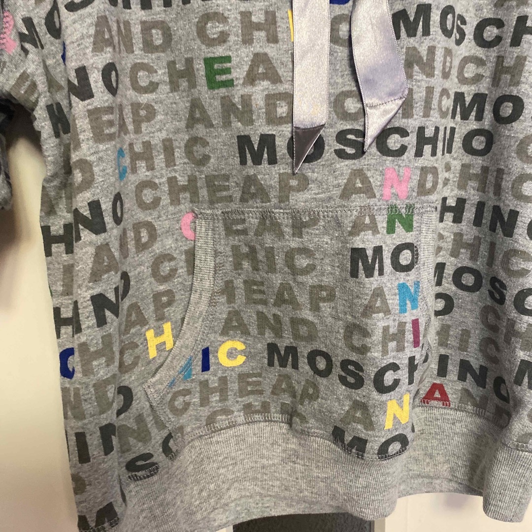 MOSCHINO(モスキーノ)のモスキーノ　半袖フード付き　トップス レディースのトップス(Tシャツ(半袖/袖なし))の商品写真