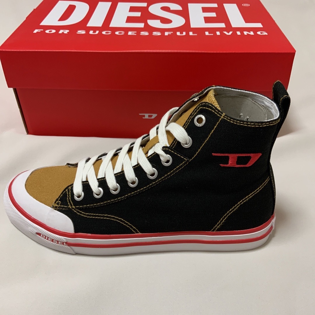 DIESEL(ディーゼル)の洗練されたデザイン　DIESEL　S-Athos Mid　チャイティー　25.5 メンズの靴/シューズ(スニーカー)の商品写真