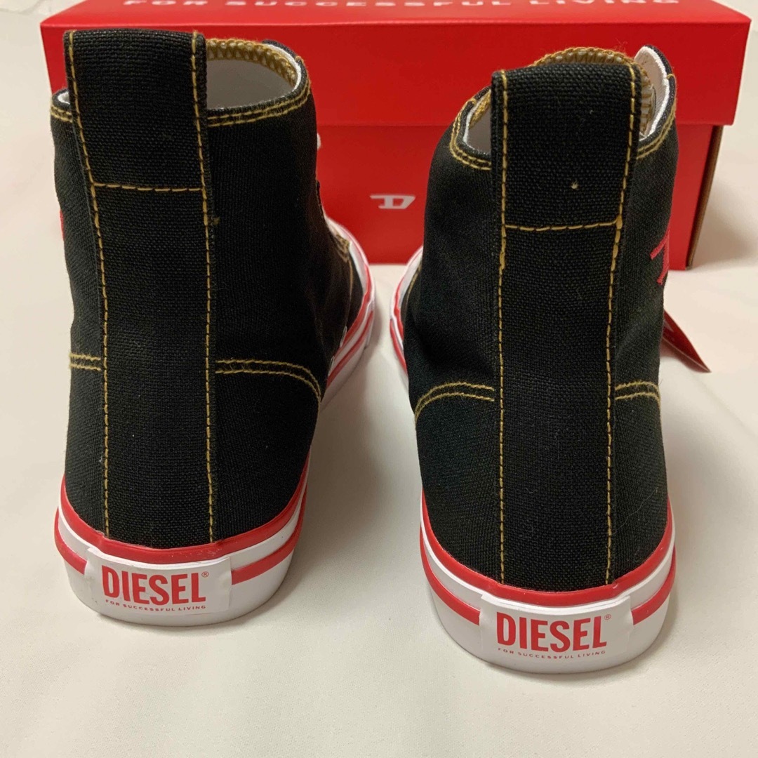 DIESEL(ディーゼル)の洗練されたデザイン　DIESEL　S-Athos Mid　チャイティー　25.5 メンズの靴/シューズ(スニーカー)の商品写真