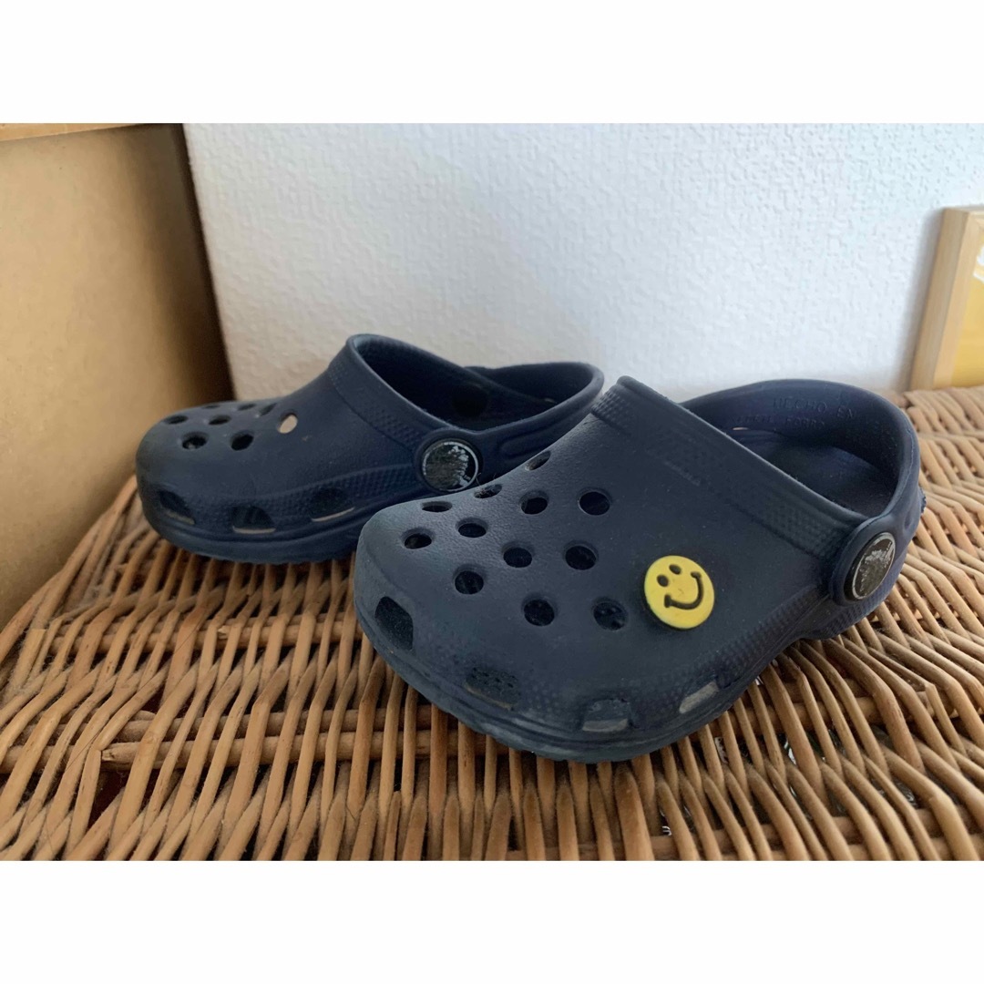 crocs(クロックス)のクロックスサンダル12cmネイビー キッズ/ベビー/マタニティのベビー靴/シューズ(~14cm)(サンダル)の商品写真