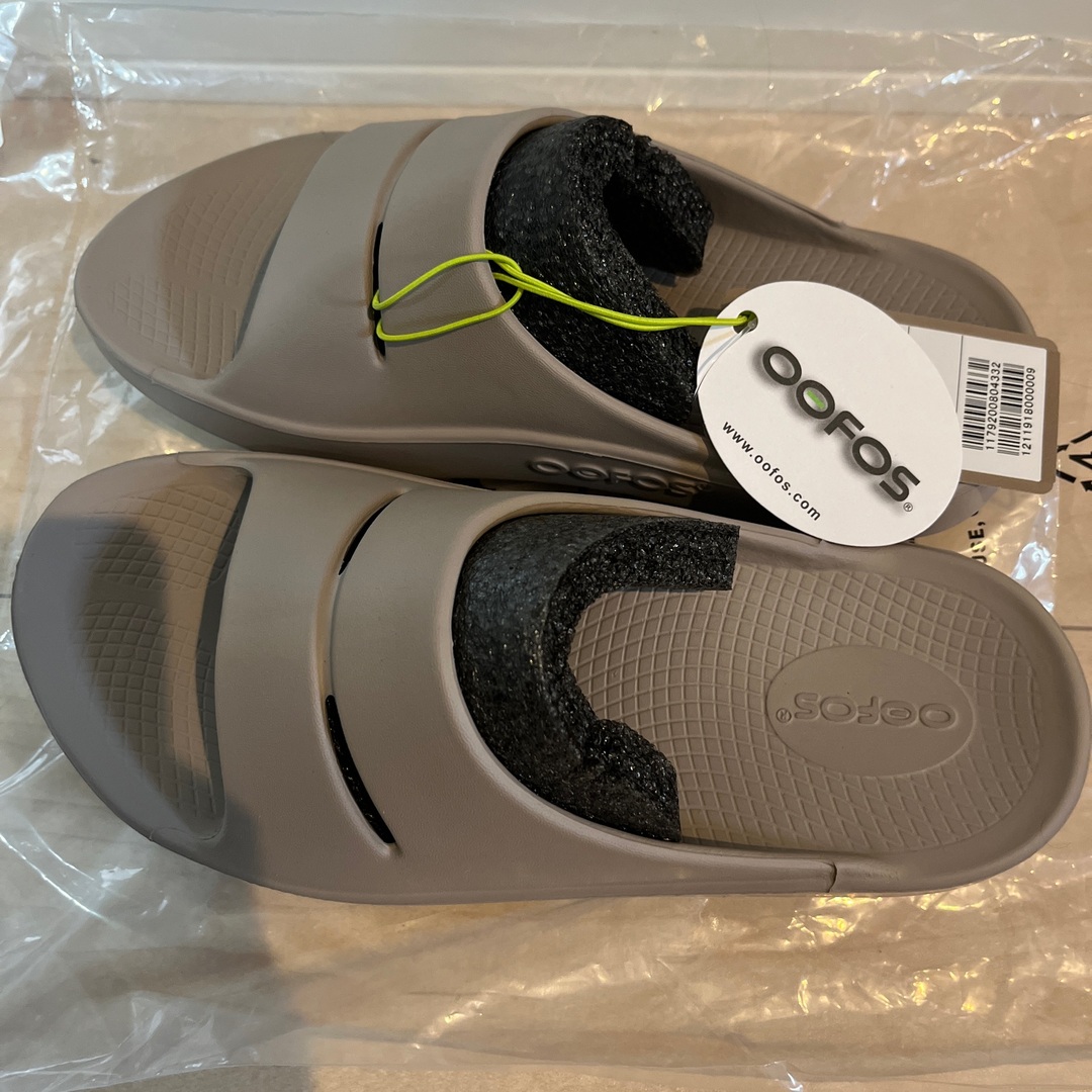 OOFOS(ウーフォス)のOOFOS OOahh Nomad 24cm ウーフォス　ウーアー レディースの靴/シューズ(サンダル)の商品写真