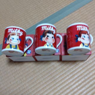 フジヤ(不二家)のペコちゃん　マグカップ(食器)