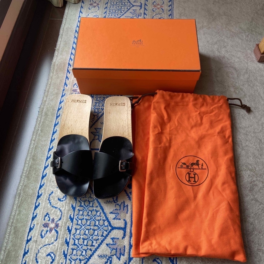 Hermes(エルメス)のHERMES サンダル 36 黒 レディースの靴/シューズ(サンダル)の商品写真