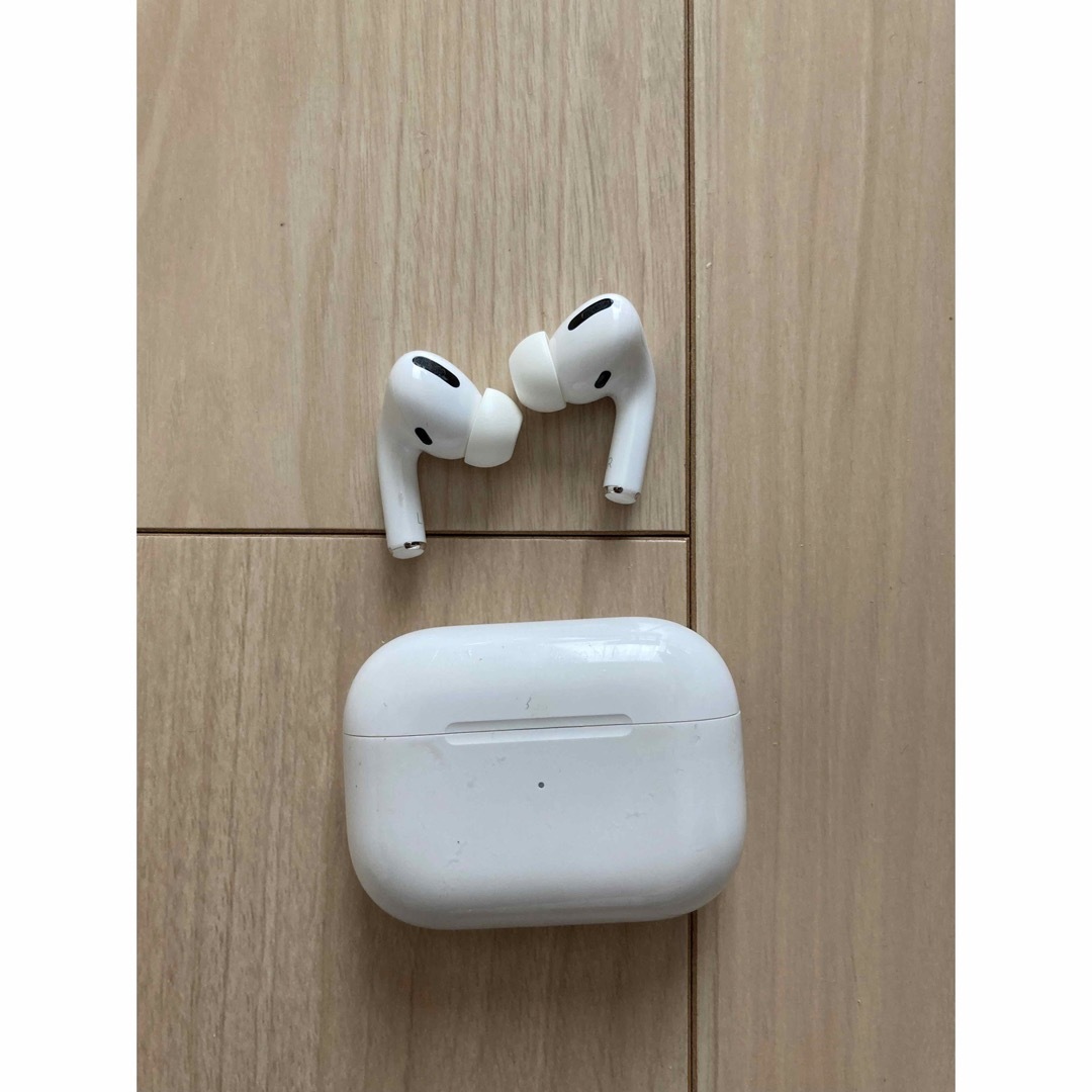 正規品 AirPods pro エアーポッズプロ 第一世代　美品 スマホ/家電/カメラのオーディオ機器(ヘッドフォン/イヤフォン)の商品写真