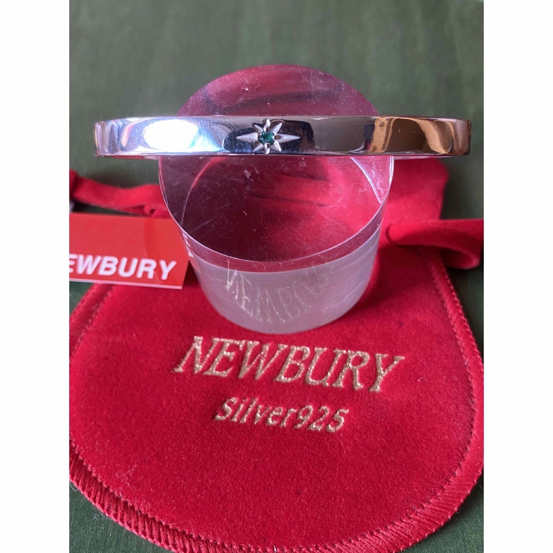 newbury  バングル　シルバー950 天然エメラルド