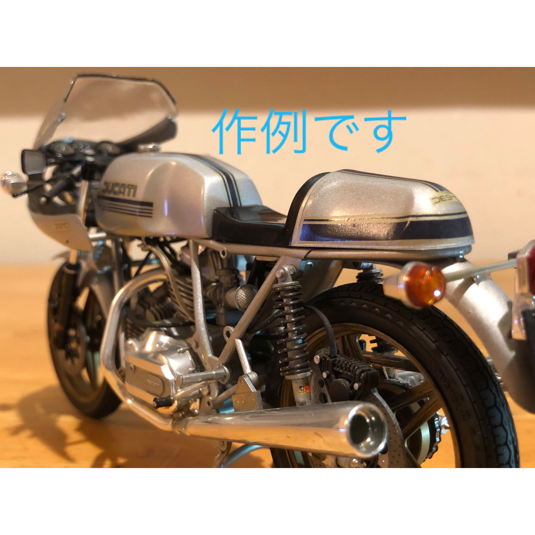 タミヤ　ドゥカティ900ss&ヘイルウッドレプリカ(訳あり品)セット エンタメ/ホビーのおもちゃ/ぬいぐるみ(模型/プラモデル)の商品写真