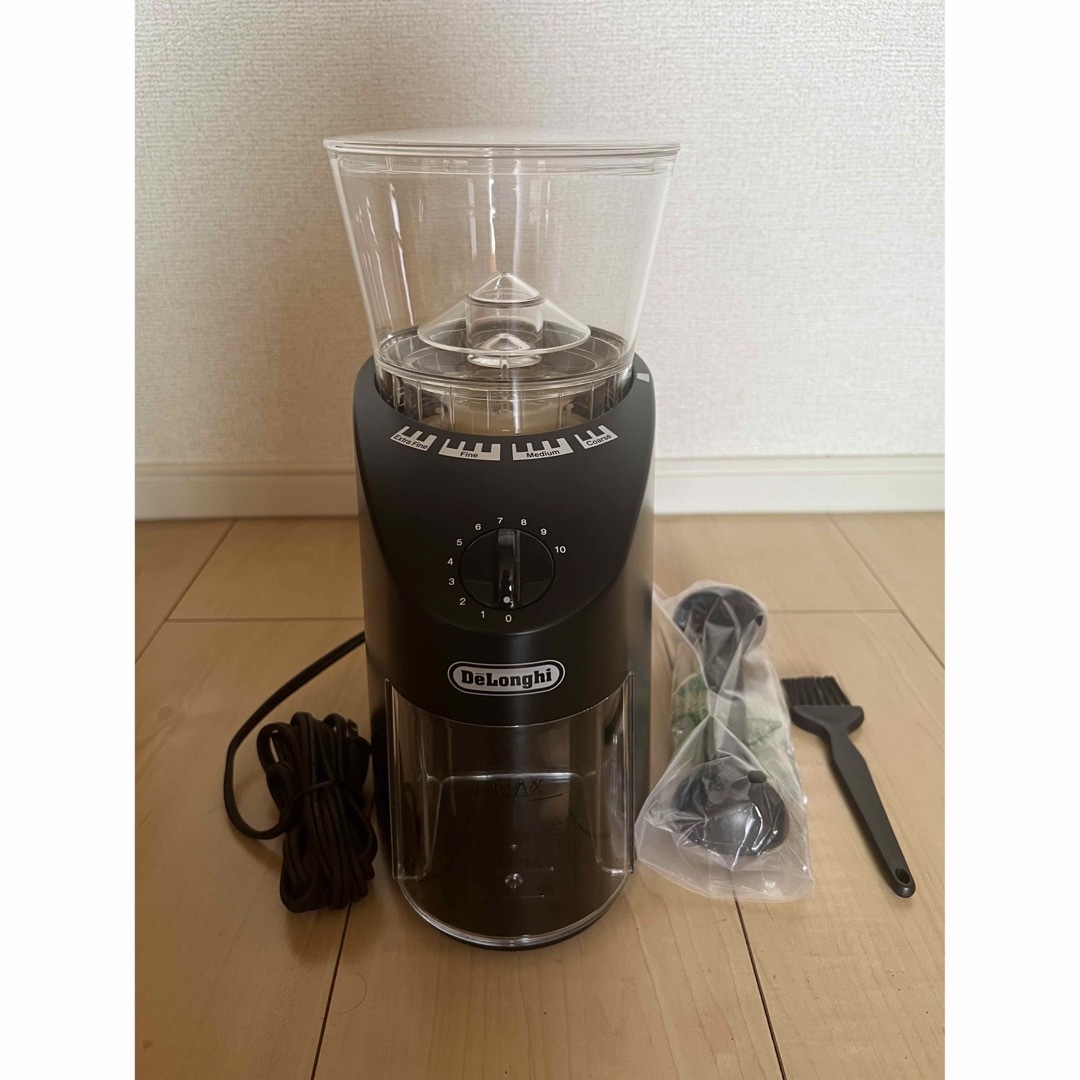 デロンギ コーン式コーヒーグラインダー KG364Jの通販 by gk's shop