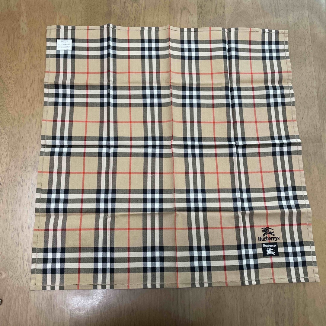 BURBERRY(バーバリー)のバーバリーハンカチ　新品 メンズのファッション小物(ハンカチ/ポケットチーフ)の商品写真