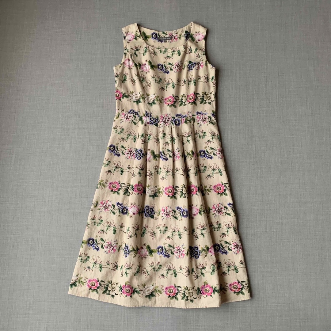 LAURA ASHLEY(ローラアシュレイ)の美品 LAURA ASHLEY 花柄 リネンワンピース 9号 ボタニカル レディースのワンピース(ひざ丈ワンピース)の商品写真