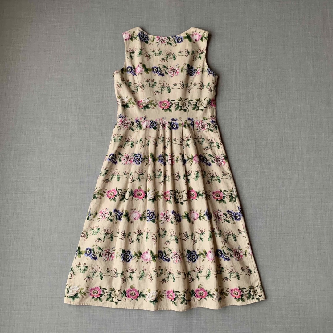 LAURA ASHLEY(ローラアシュレイ)の美品 LAURA ASHLEY 花柄 リネンワンピース 9号 ボタニカル レディースのワンピース(ひざ丈ワンピース)の商品写真