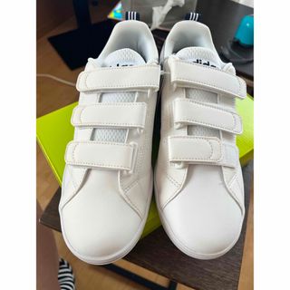 アディダス(adidas)のadidas スニーカー　新品(スニーカー)