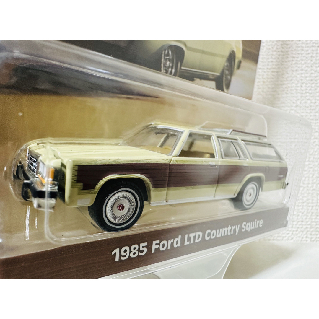 GL/'85 Fordフォード LTD カントリースクワイア 1/64