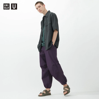 ユニクロ(UNIQLO)のユニクロU ワイドフィットパラシュートパンツ ダークパープル 82(その他)