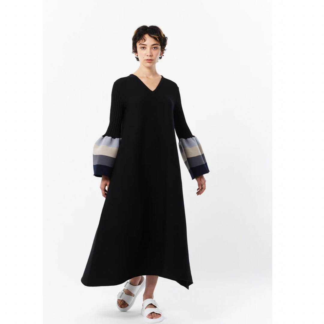 CFCL POTTERY KAFTAN 3ブラックマルチ新品未使用 レディースのワンピース(ロングワンピース/マキシワンピース)の商品写真