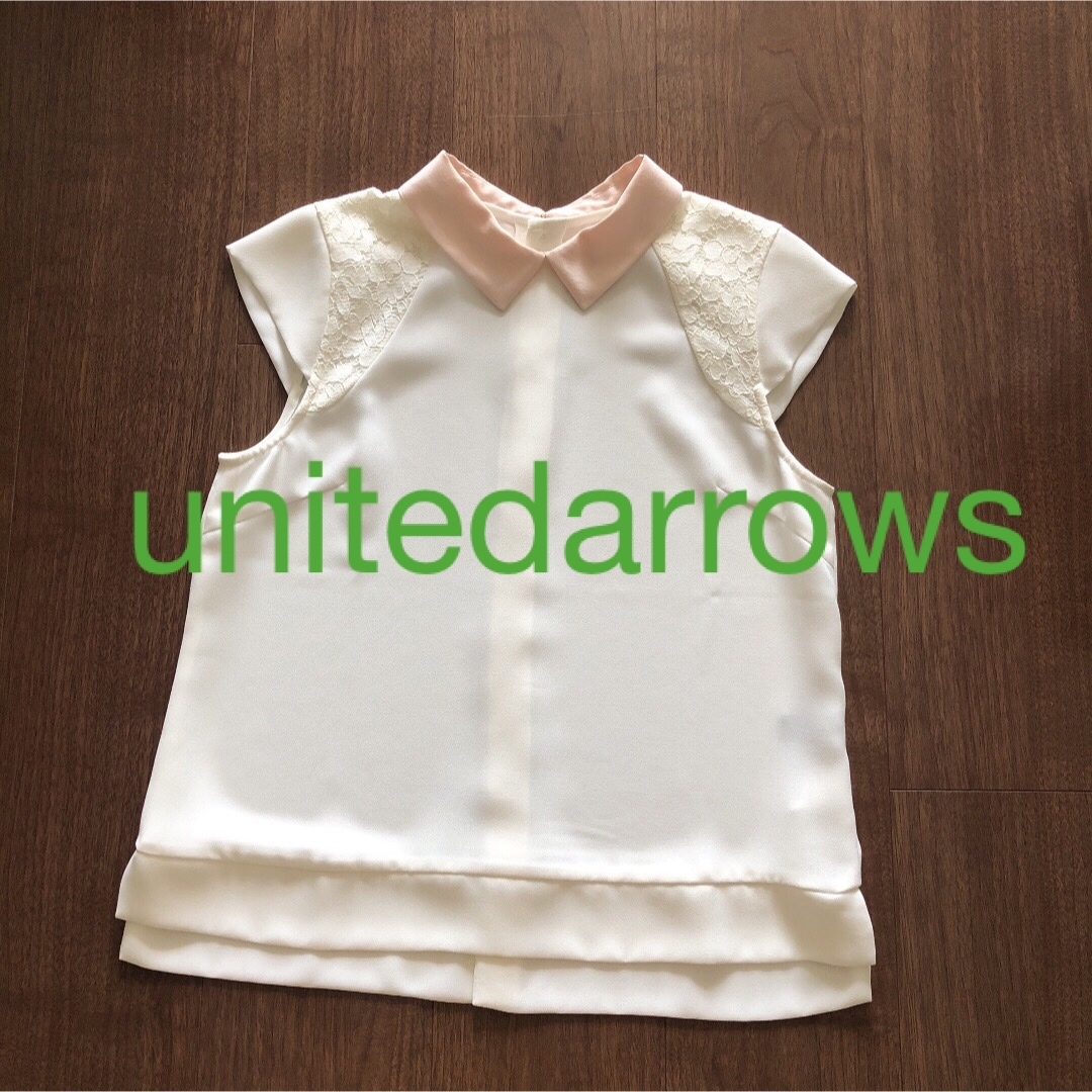 UNITED ARROWS green label relaxing(ユナイテッドアローズグリーンレーベルリラクシング)の【美品◎】襟付き　レース付き　トップス　カットソー　ブラウス レディースのトップス(シャツ/ブラウス(半袖/袖なし))の商品写真