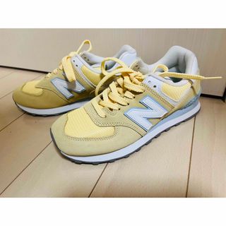 ニューバランス(New Balance)の新品未使用品！ニューバランス574 スニーカー　イエロー　23.5cm(スニーカー)