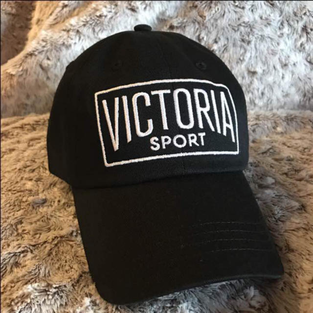 Victoria's Secret(ヴィクトリアズシークレット)のラスト！♡ヴィクシー♡キャップ♡新品正規♡2/10発送 レディースの帽子(キャップ)の商品写真