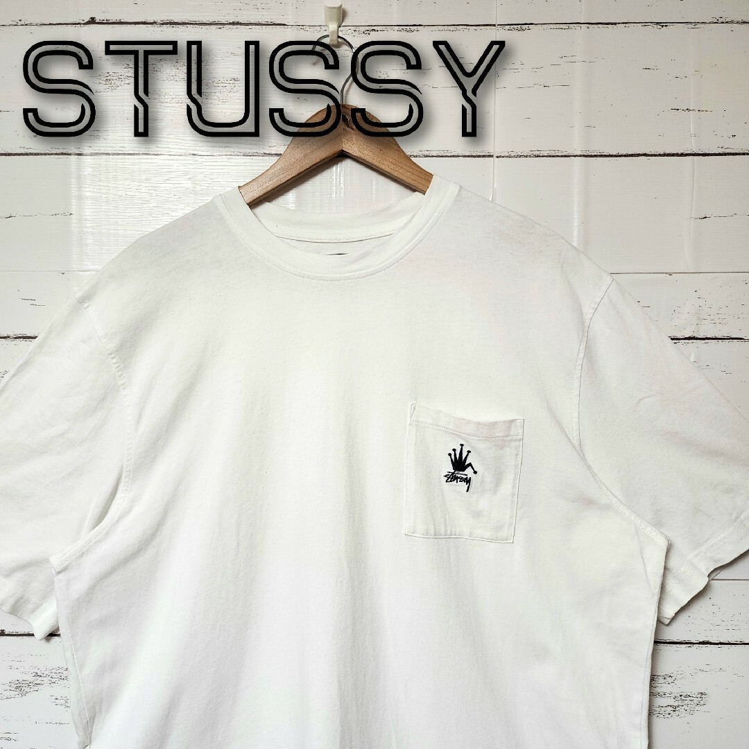 大人気》STUSSY ステューシー Tシャツ 白 ポケット フロントロゴ XL