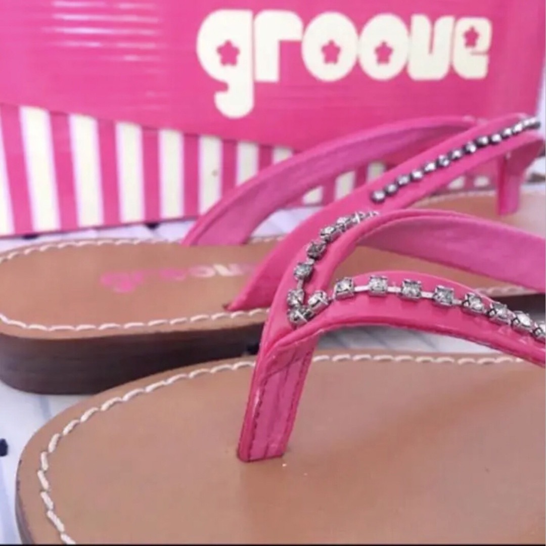 grooveグルーブUS限定パテントラインストーンレザーサンダルpink23cm レディースの靴/シューズ(サンダル)の商品写真