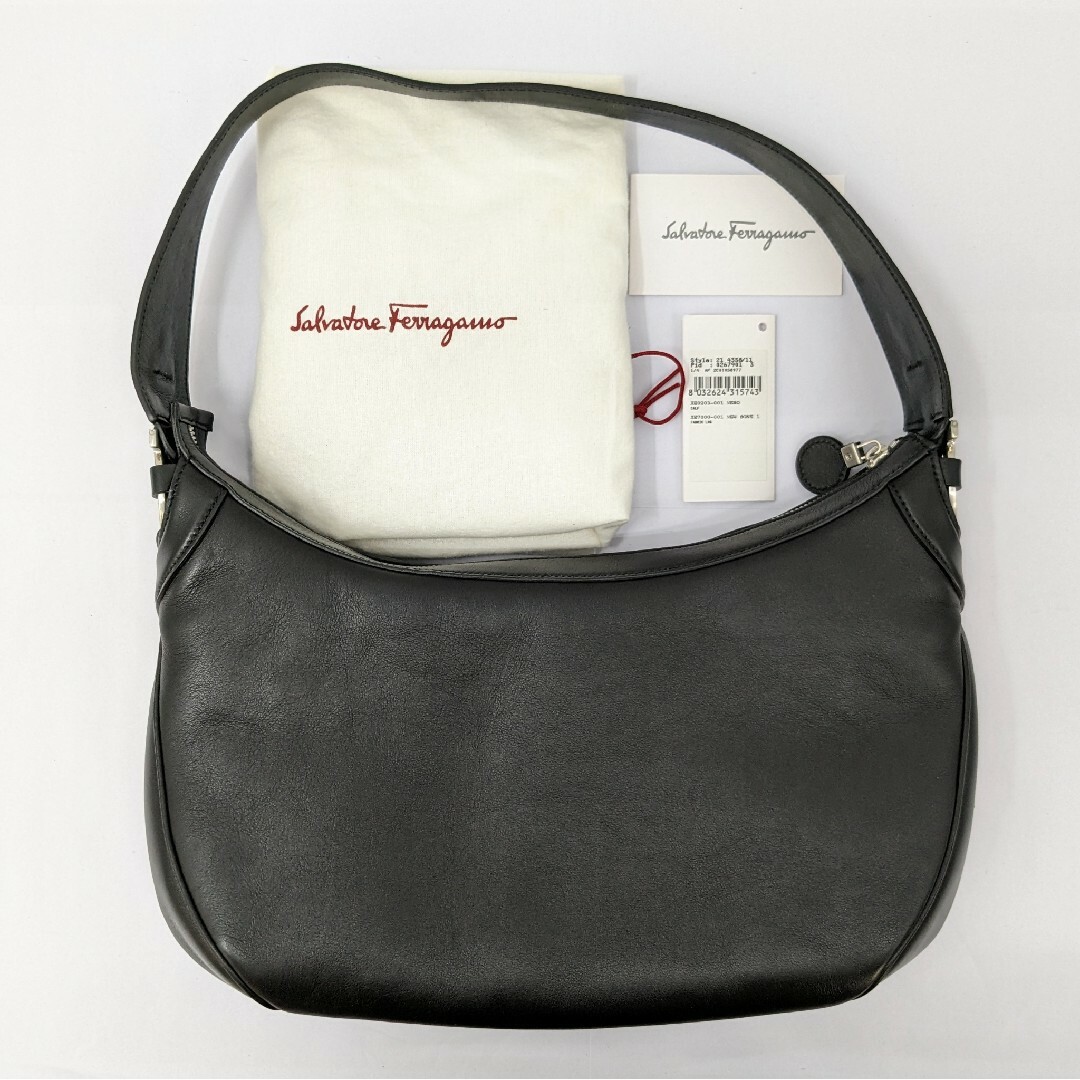 Ferragamo(フェラガモ)のフェラガモ ワンショルダーバッグ ブラック レディースのバッグ(ショルダーバッグ)の商品写真