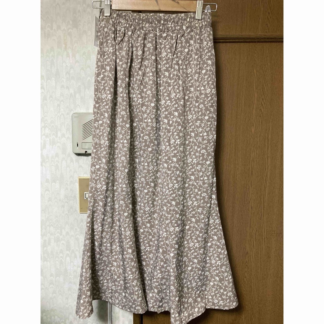 GRL(グレイル)の【新品タグ付】GRL 小花柄マーメイドスカート[gc20] レディースのスカート(ロングスカート)の商品写真