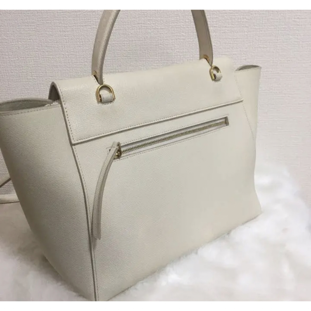 celine(セリーヌ)のCELINE ベルトバッグ  ホワイト　ミニ レディースのバッグ(ハンドバッグ)の商品写真