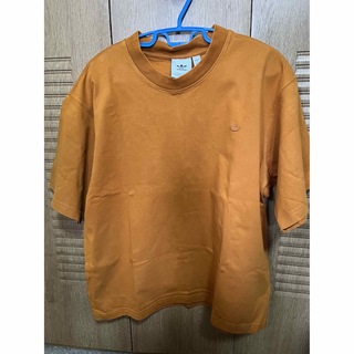 アディダス(adidas)のアディダスtシャツ　オレンジ　XLサイズ(Tシャツ/カットソー(半袖/袖なし))