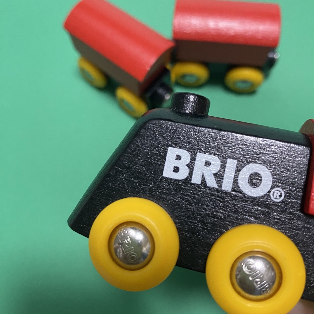 BRIO 機関庫＆木製レール＆電車•バス•車•小物セット　木製トーマス　ブリオ