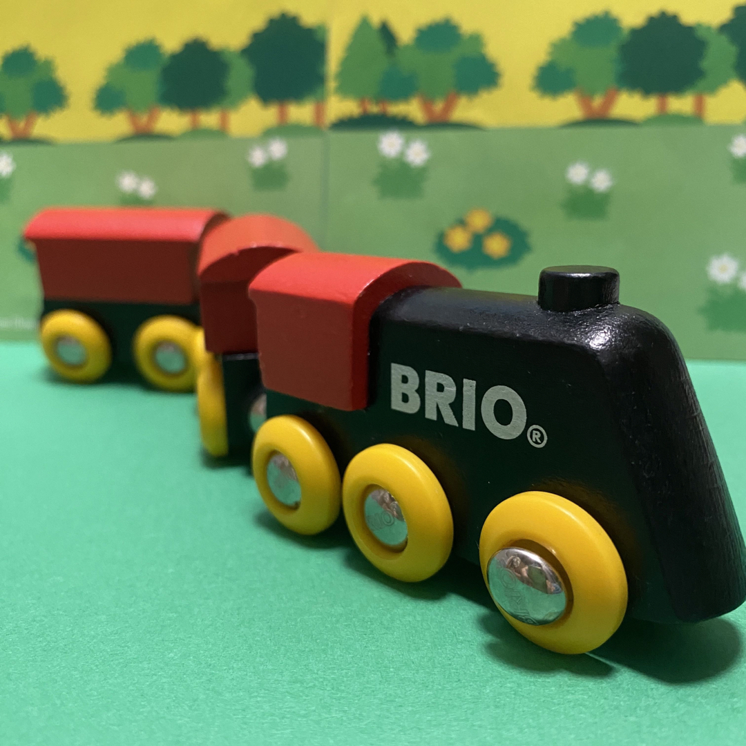 BRIO 機関庫＆木製レール＆電車•バス•車•小物セット　木製トーマス　ブリオ