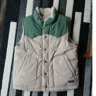 パタゴニア(patagonia)のゴールデンムーン様専用値下げ 新品⭐patagonia⭐リバーシブルベストM(ダウンベスト)