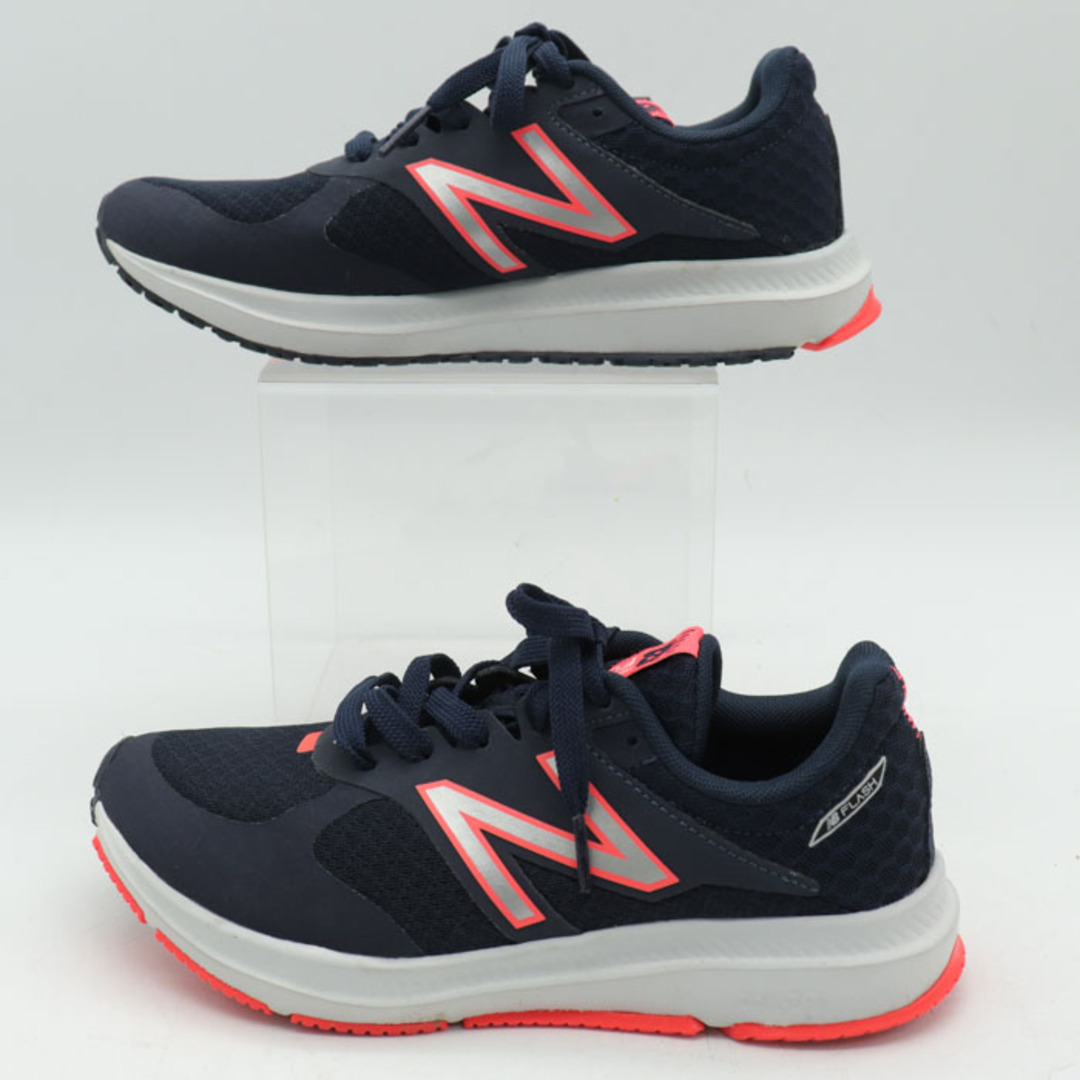 newbalanceスニーカー　flash ランニング