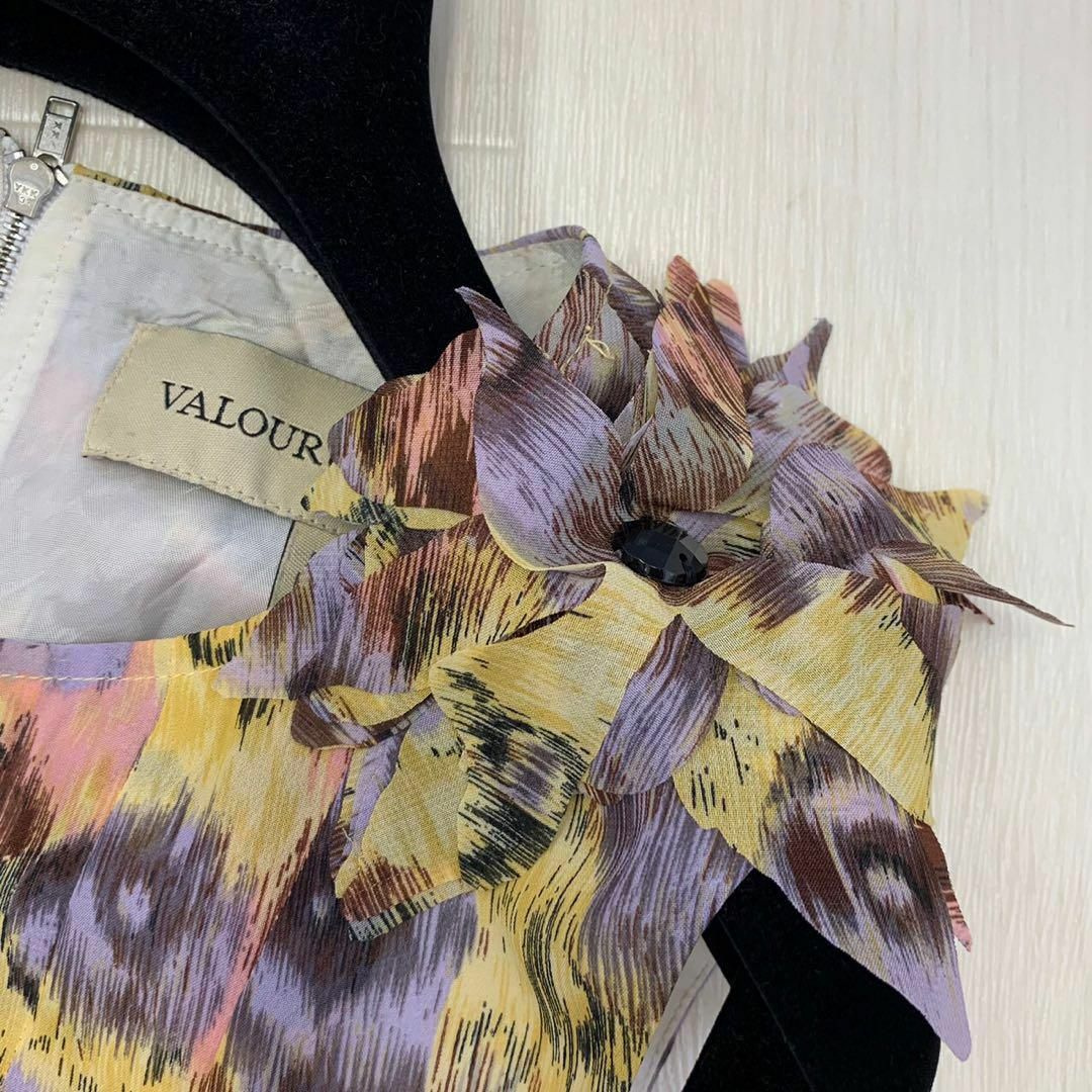 VALOUR&VALKYRIE 総柄ワンピースドレス　size L レディースのワンピース(ひざ丈ワンピース)の商品写真