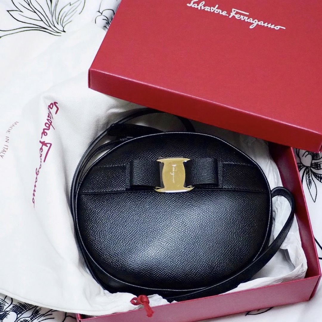 【美品】サルヴァトーレ フェラガモ Salvatore Ferragamoショルダーバッグ