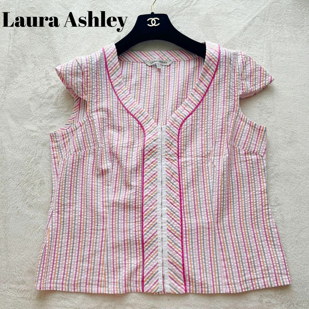 LAURA ASHLEY(ローラアシュレイ)のLaura Ashley ローラア シュレイ　ベスト　ジレ　ブラウス　40 レディースのトップス(シャツ/ブラウス(半袖/袖なし))の商品写真