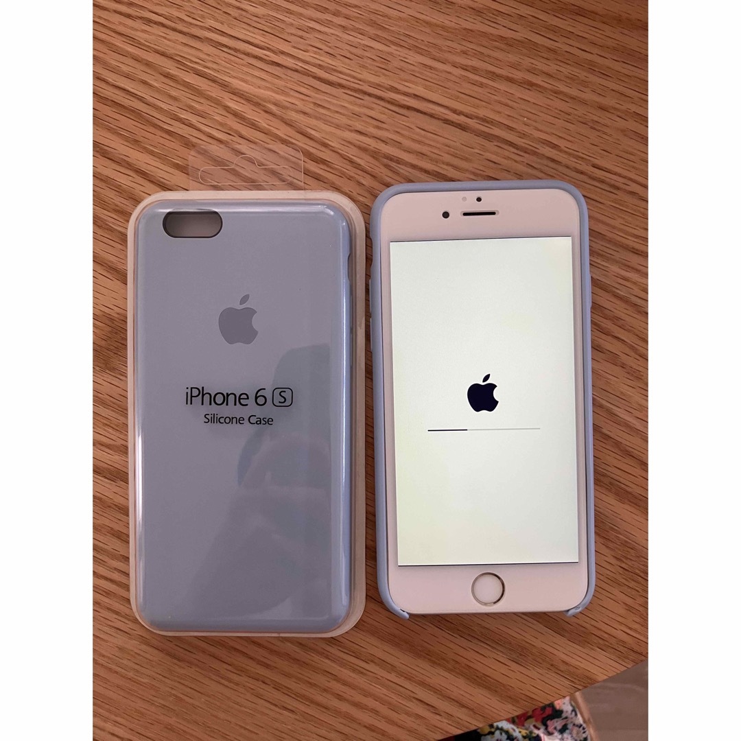 iPhone(アイフォーン)のiPhone 6s Silver 32 GB sim free スマホ/家電/カメラのスマートフォン/携帯電話(スマートフォン本体)の商品写真